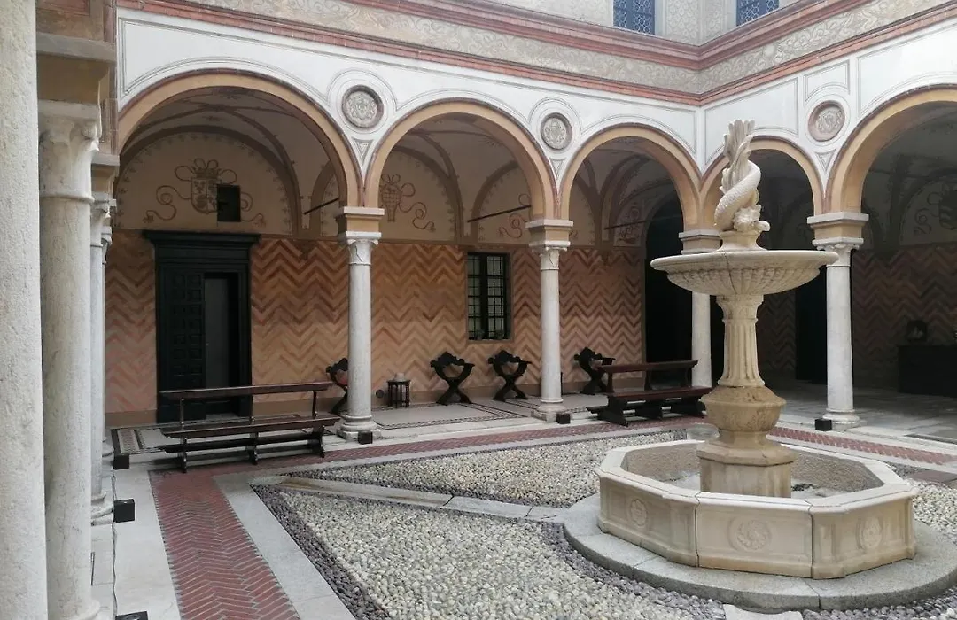 Foresteria Palazzo Guazzoni Zaccaria-1